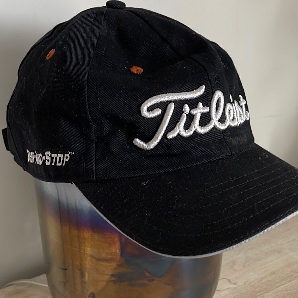 Titleist Adjustable Cap. Pro-V1. Black
